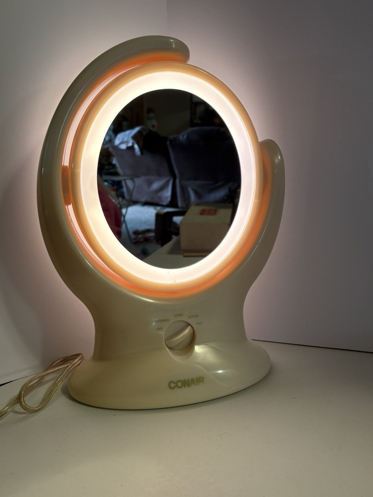CONAIR Lighted Dual-Sided Vanity Mirror Model BE36 with 4 Light Settings