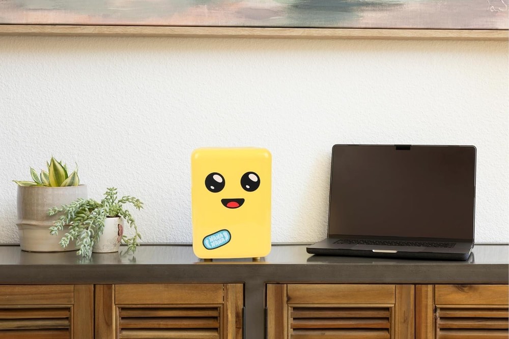 Fortnite Peely 4L 6-Can Mini Fridge ~ Yellow