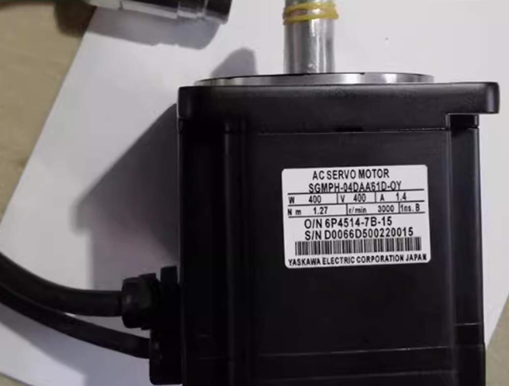 NEW SGMPH-04DAA61D-OY Yaskawa