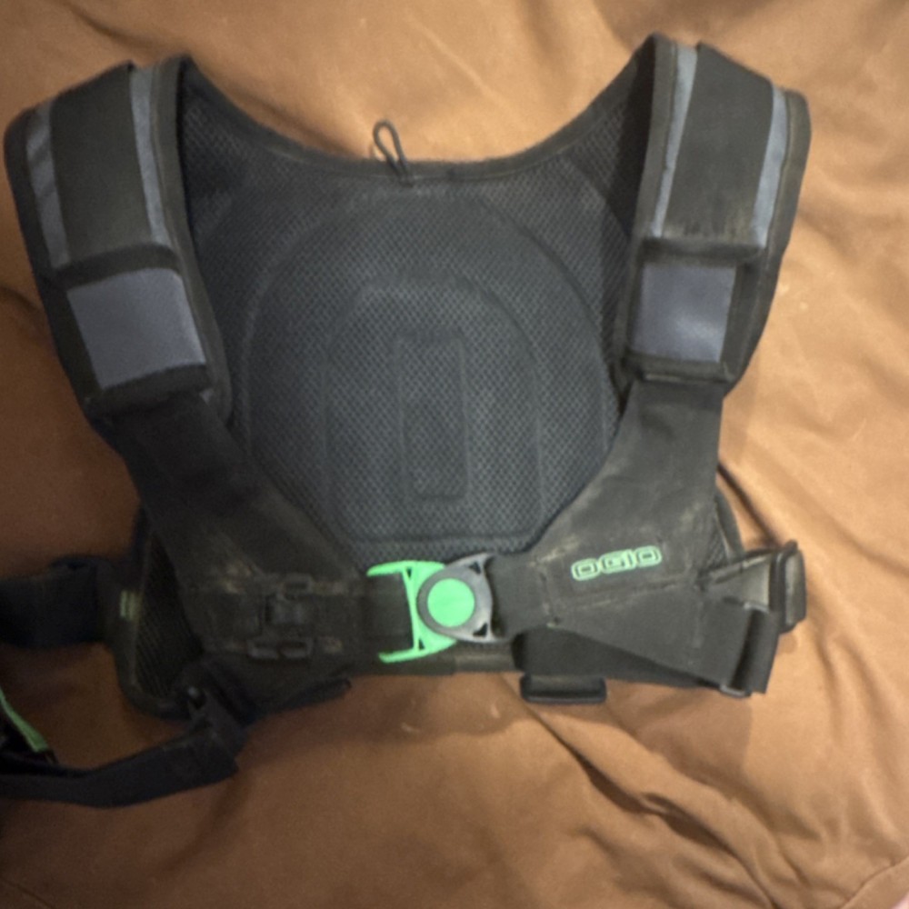 OGIO ERZBERG 1L HYDRATION PACK
