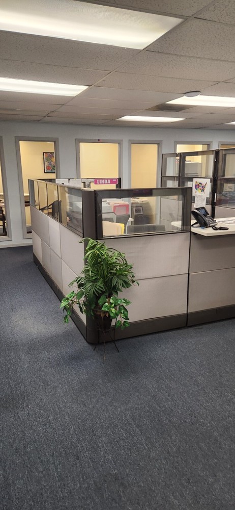 Hermon miller workstations Ethospace is a sturdy steel frame panel syst. 5X8