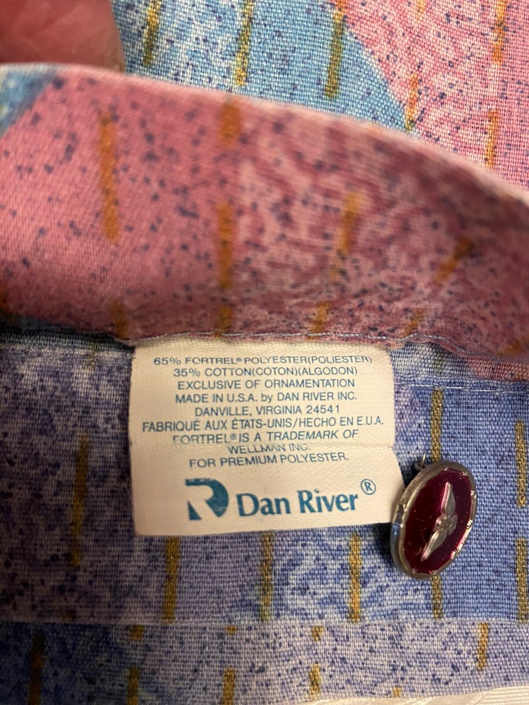 2 Dan River Standard Pillowcases Abstract Retro Design