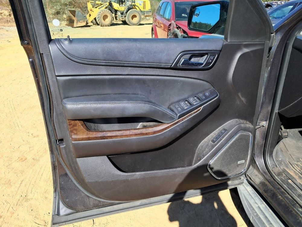 SUBCHEV15 2016 Glove Box 4834147