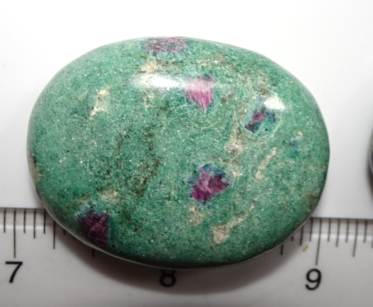 Ruby Fuchsite Palmstone - India sc1007
