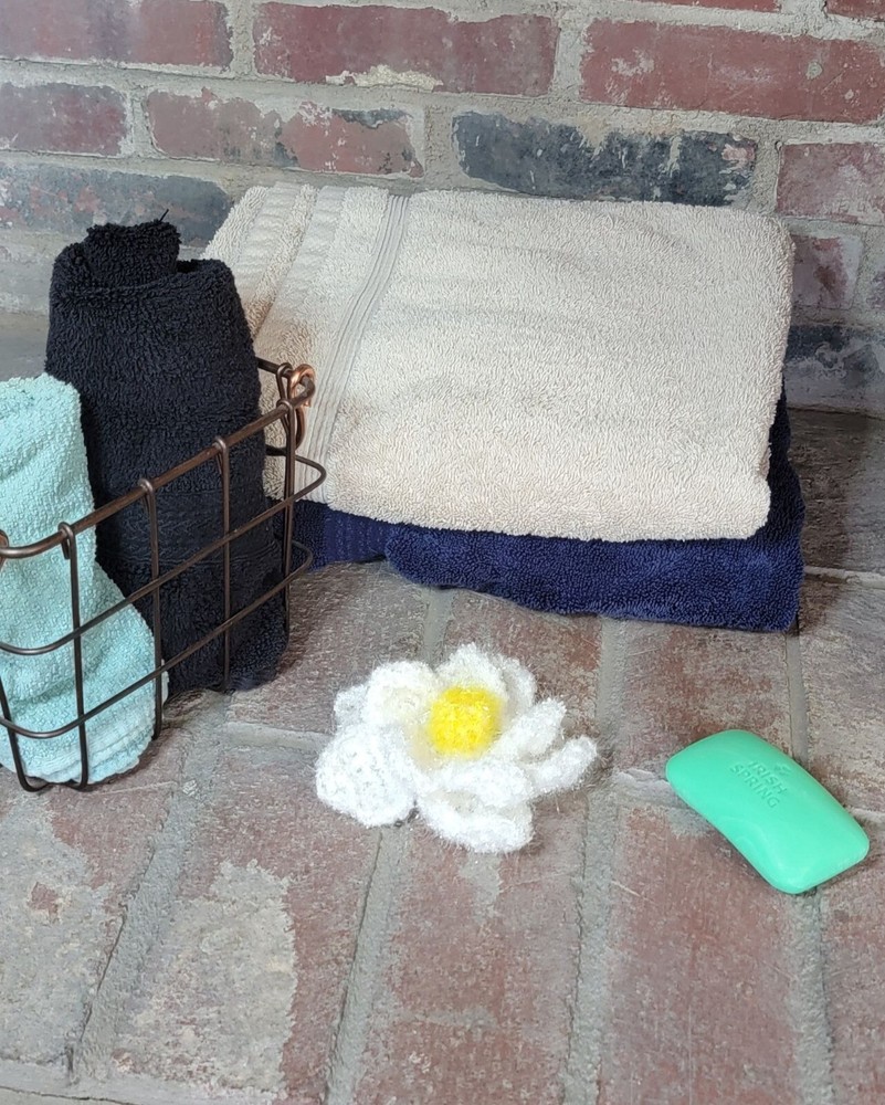 White and Yellow Flower Scrubby