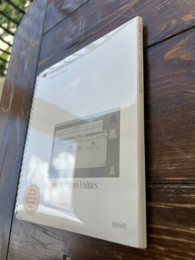 Vintage Apple Macintosh Utilities User's Guide M0680. Sealed
