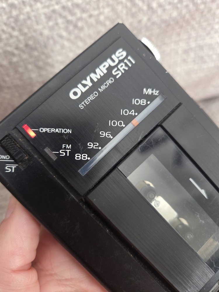 Olympus SR-11 Stereo Microcassette Recorder Powers On *READ