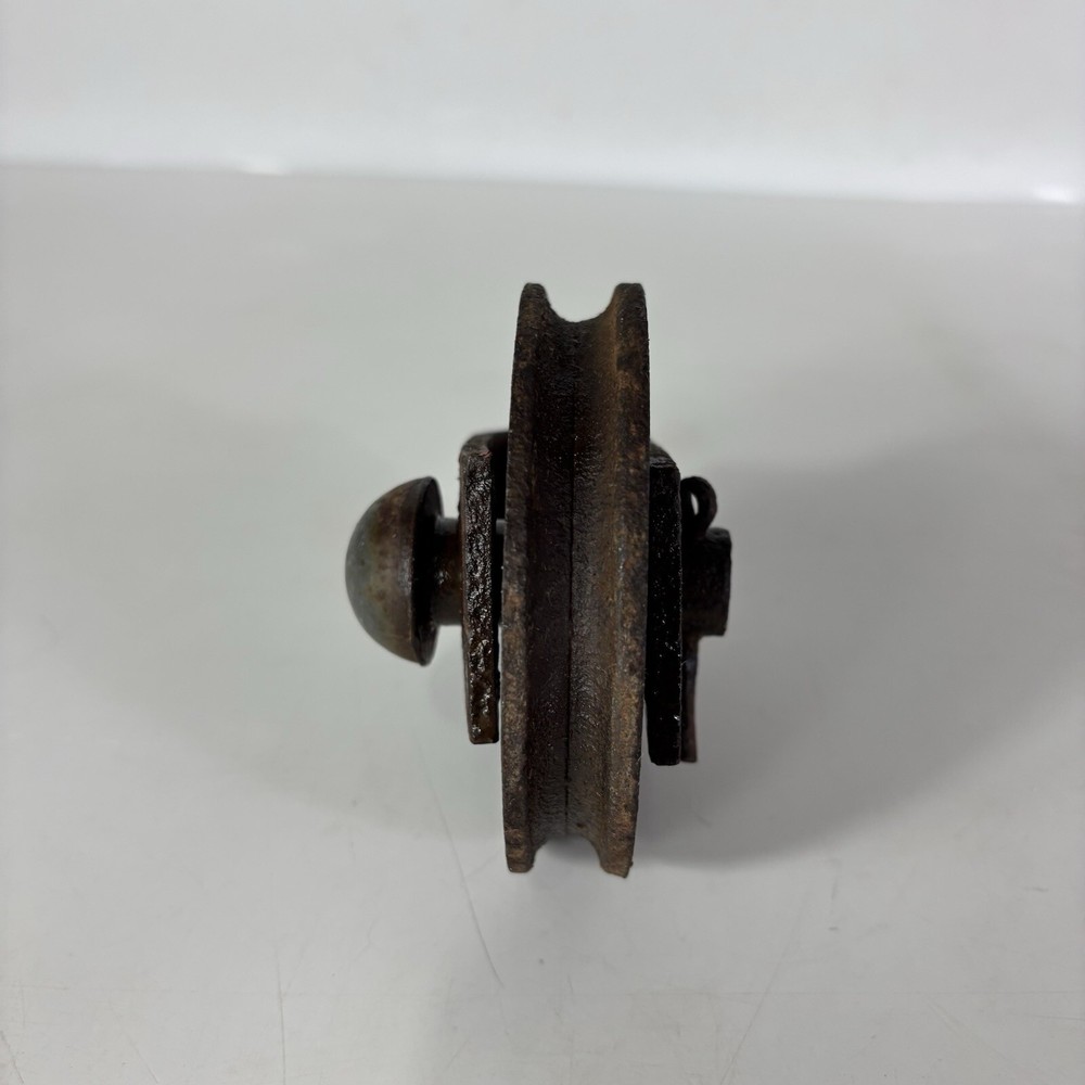 Antique Farm &barn Rustic Iron Pulley 5” LC