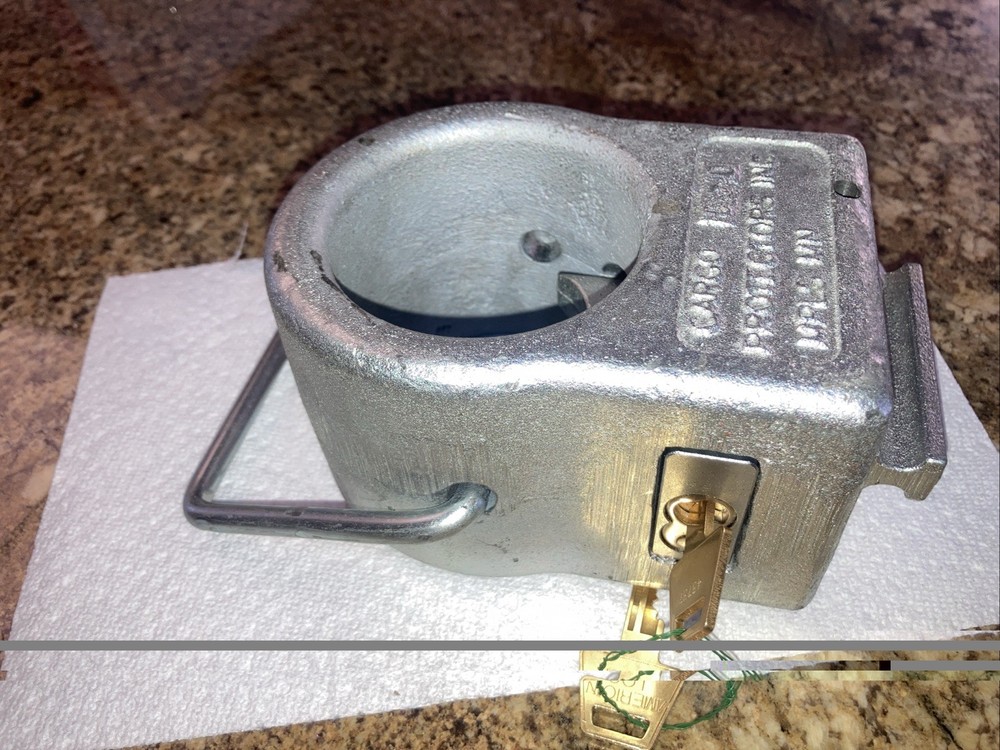 semi trailer king pin lock