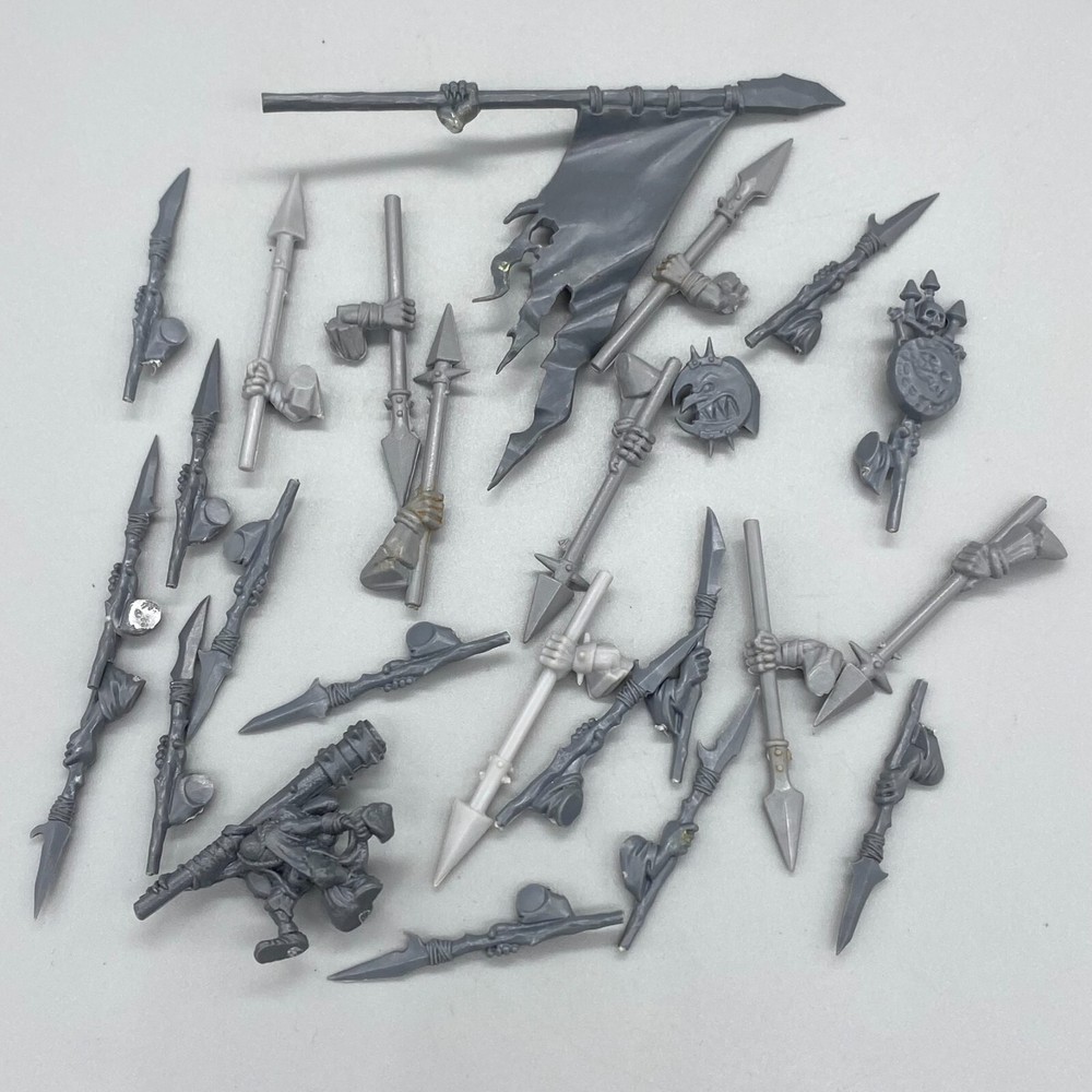 GW WFB - Goblin spare components (6C8 P462)