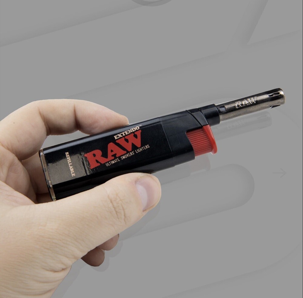 RAW Classic 1 1/4 Size Pre-Rolled Cone + Raw Torch Raw Phoenix Extendo Lighter