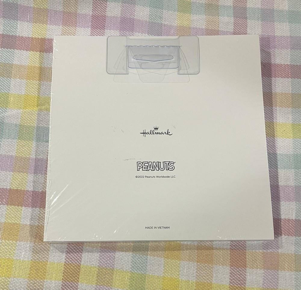 Hallmark Winter Snoopy Notepad