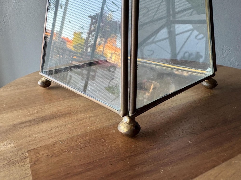 Vertical Glass/Metal Box