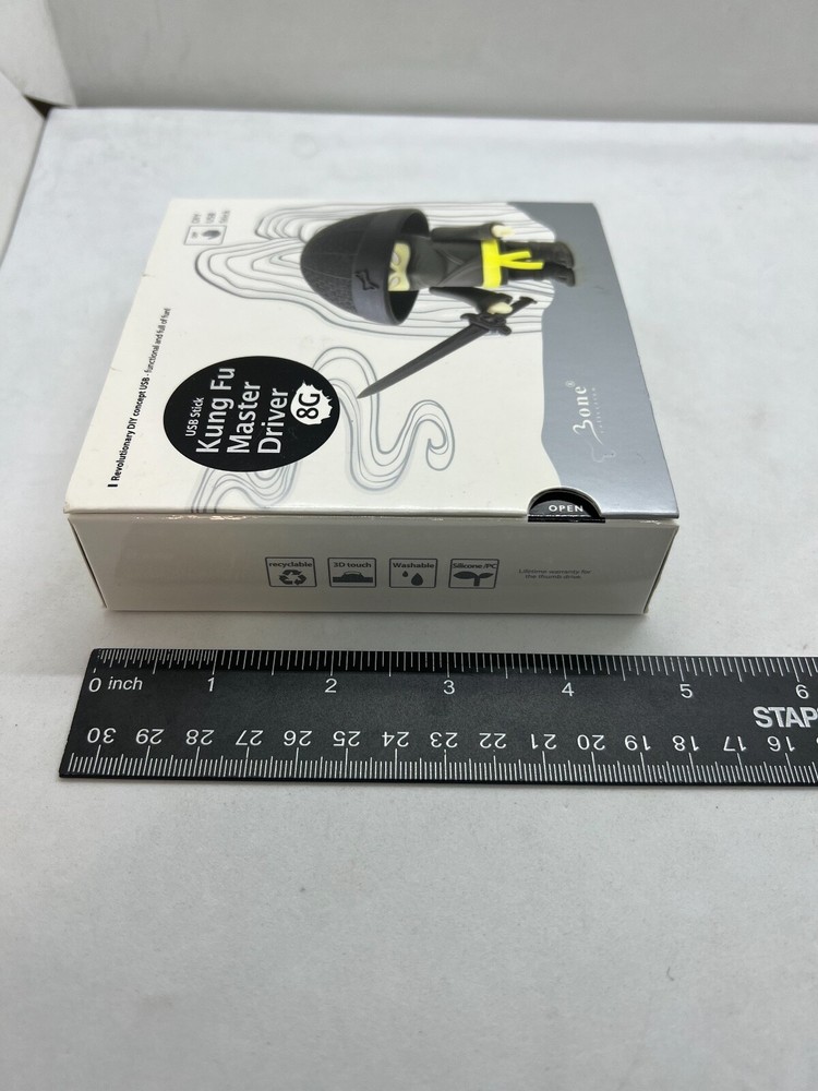 Bone Flash Memory USB Stick 8GB Kung Fu Master Driver DIY
