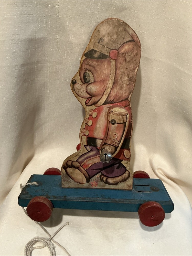 BEAR PULL TOY THE GONG BELL MANUFACTURING CO