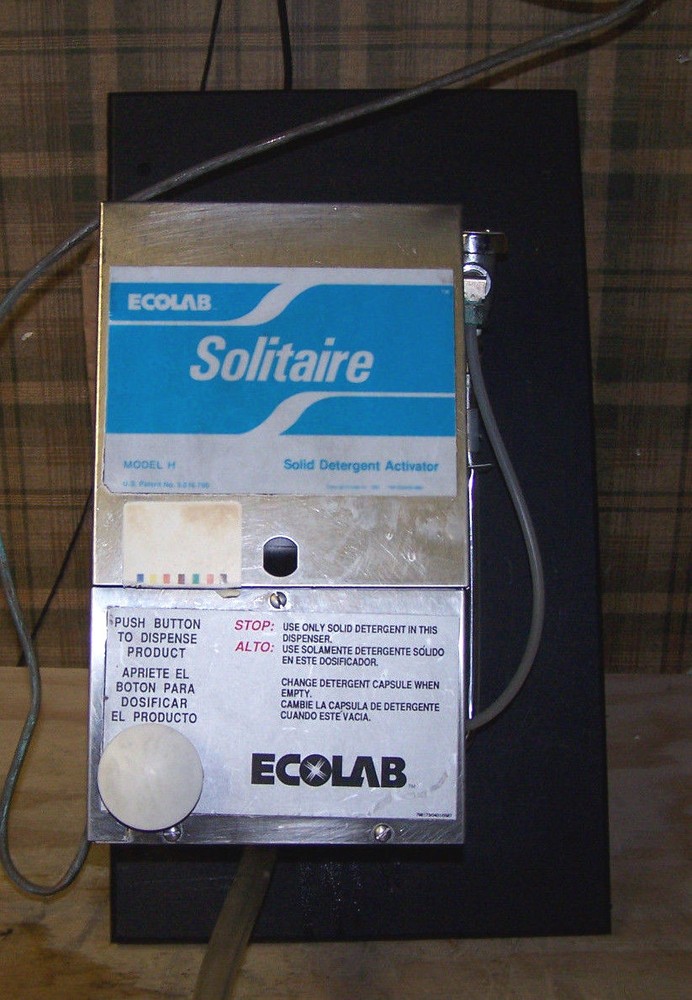 ECOLAB Solitaire Solid Detergent Activator