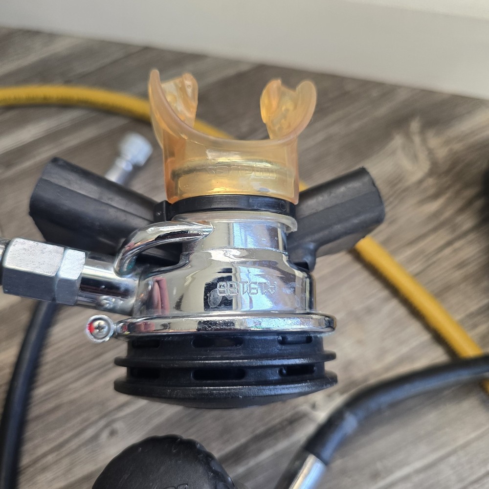 MARES MR 12 SCUBA REGULATOR SET Mares Flat Brass Used