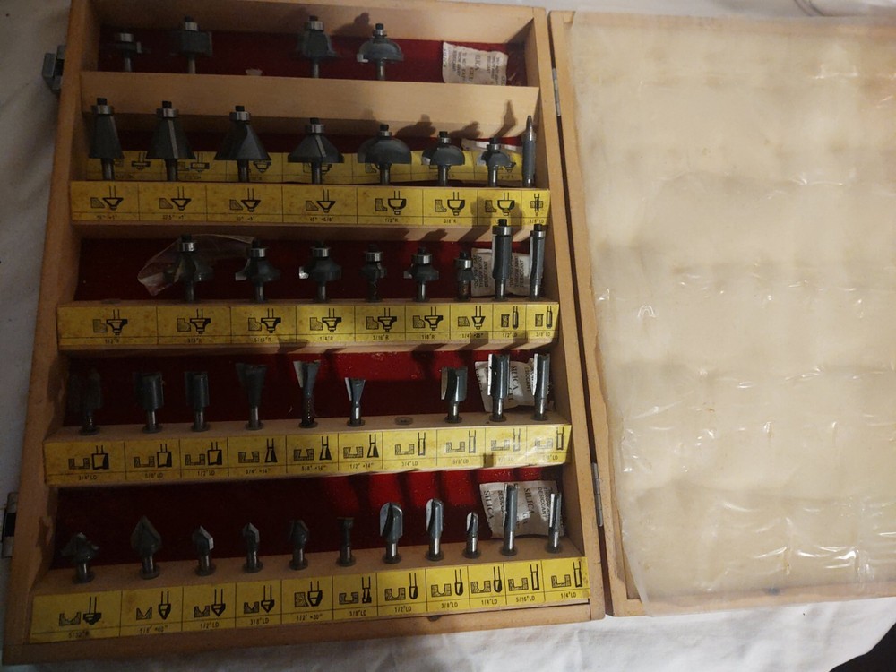 Mlcswoodworking.Com 45 router bits missing 5 bits in good condition