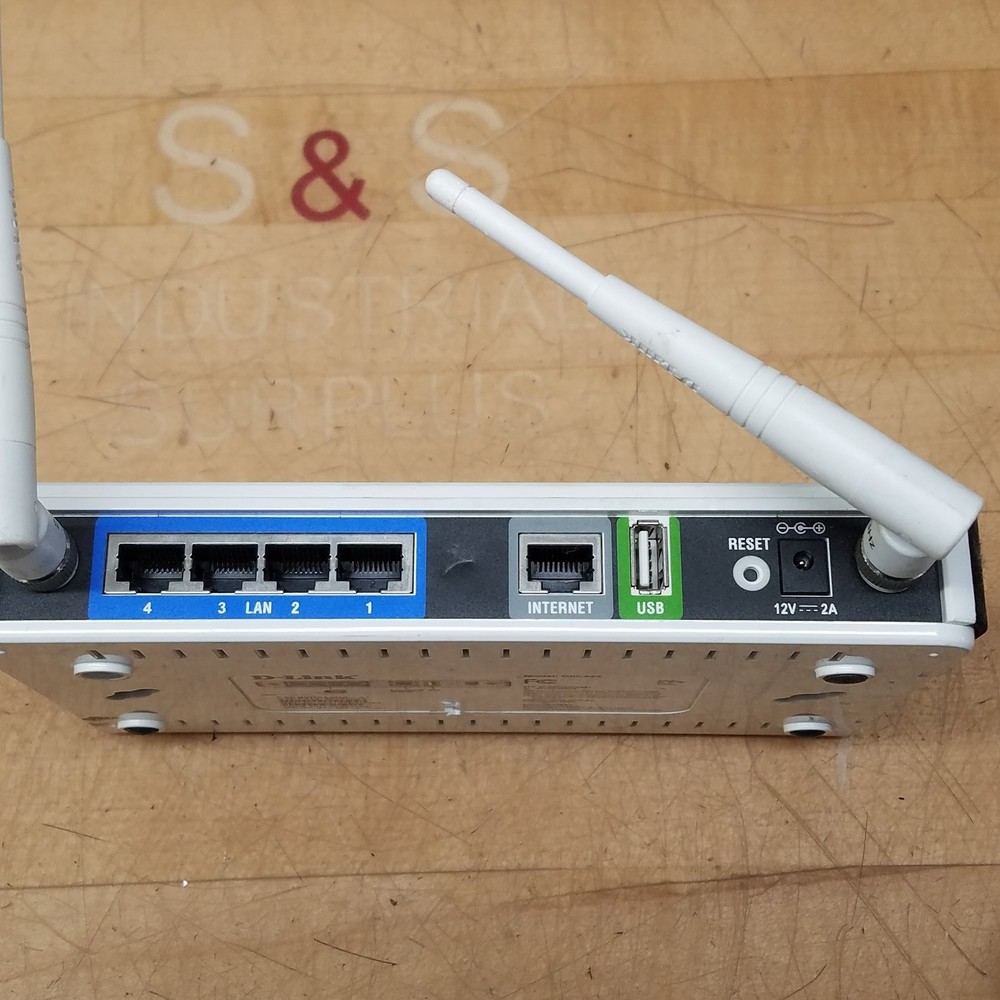D-Link DIR-825 4-Port Wireless Router, 12V/2A Input - USED