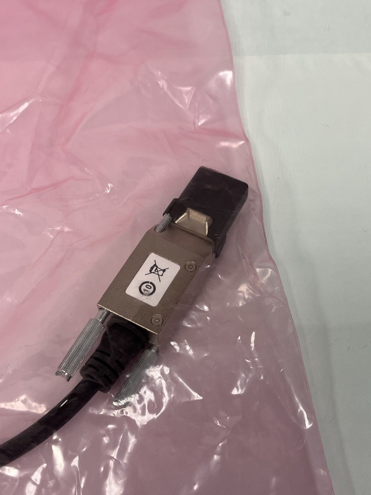 Brand NEW Cisco STACK-T2-50CM v03 Stacking Network Cable 0.5 Meter