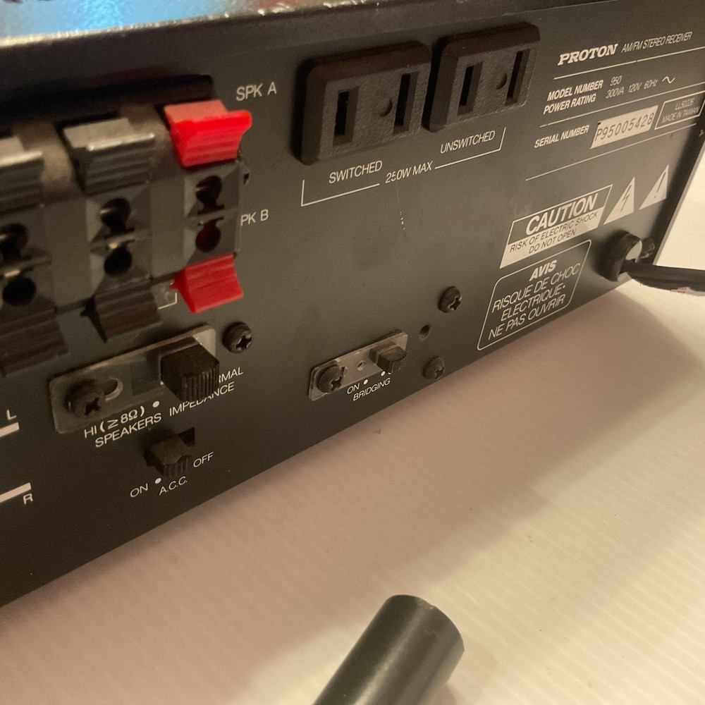 Vintage Proton 950 Receiver Powers On Read Description
