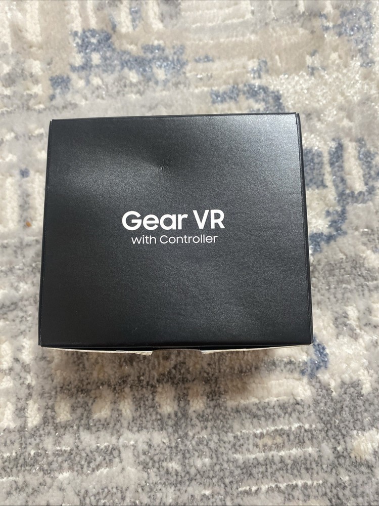 Samsung Gear VR SM-R324 With Controller