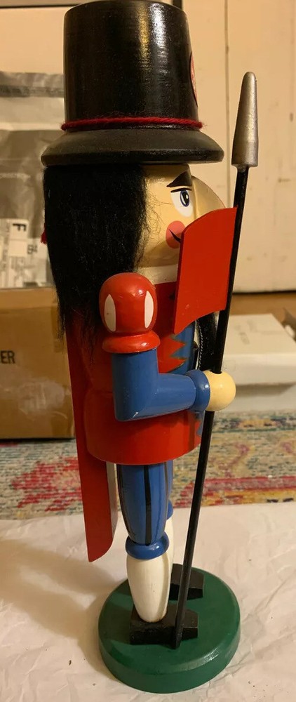 *NEW IN BOX* 14.5" British Royal Guard Nutcracker