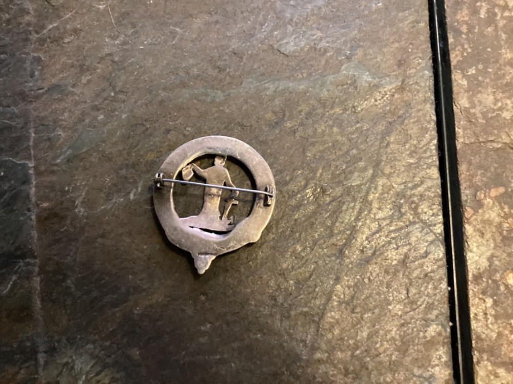 Early Garde Bien Medal / Pin