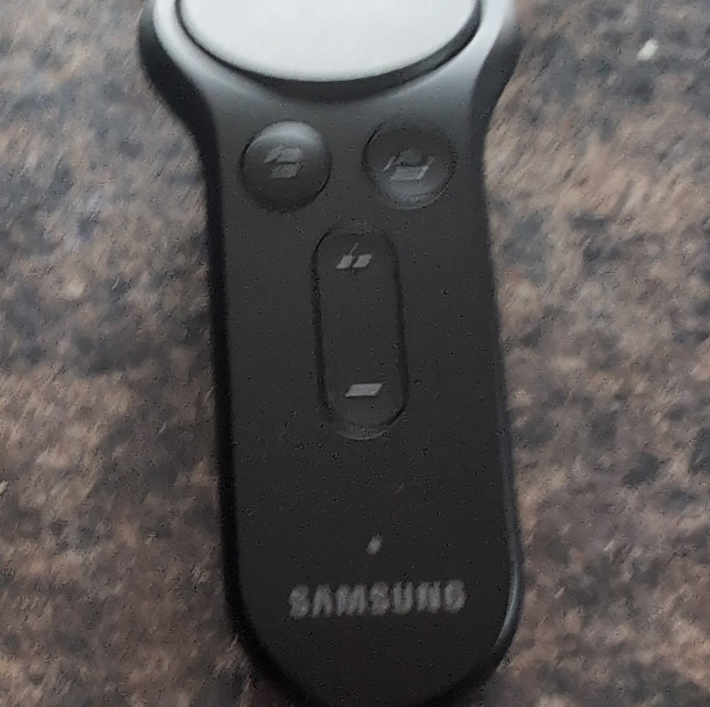 Samsung Gear VR Smartphone VR Headset with Controller Black