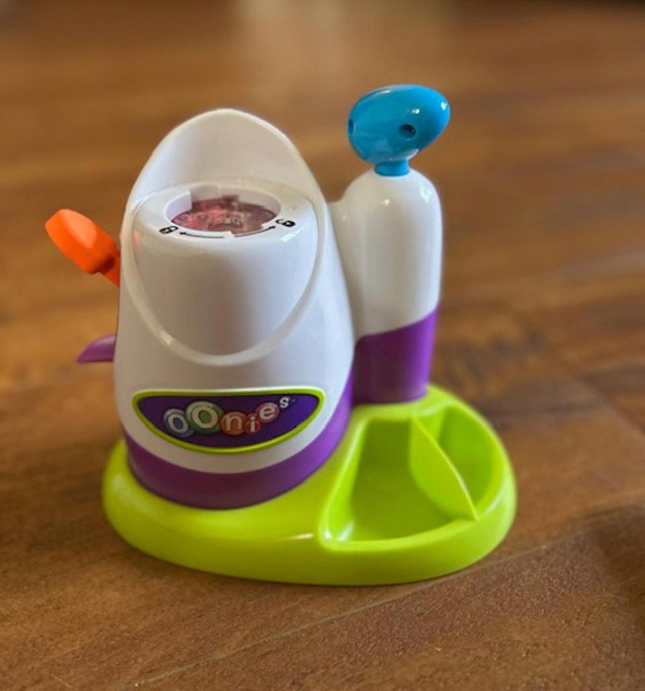 Oonies Inflator Toy with Assorted Accessories