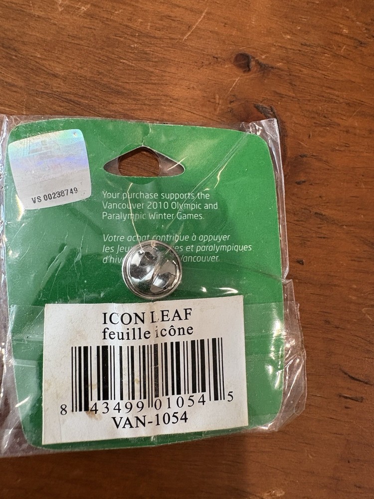 2010 Olympic Pin Canada