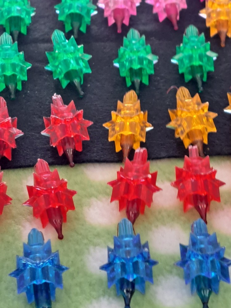 Christmas Multicolor 82 Plastic Atomic Starburst Design Replacement Light Bulbs