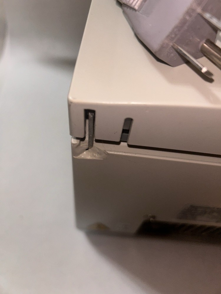 Eppendorf Centrifuge 5418 (LID ERROR)