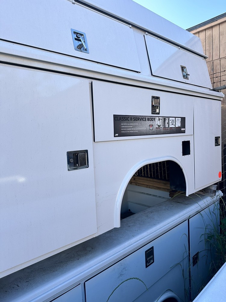 reading utility body truck