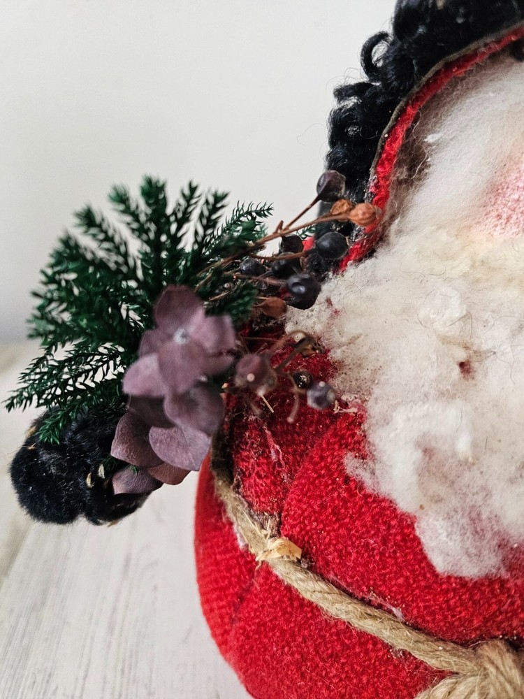 Jackie Santa 1989 folk art tree statute decor