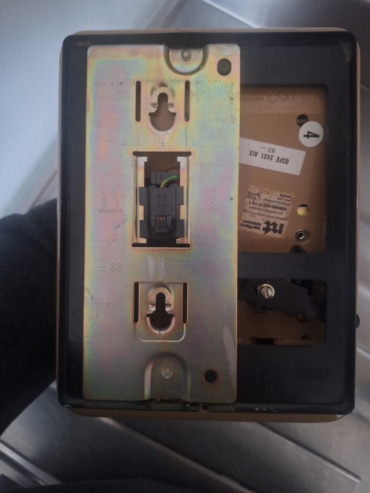 Northern Telecom Telephone RJ-11C, Includes Wall Mount Bracket
