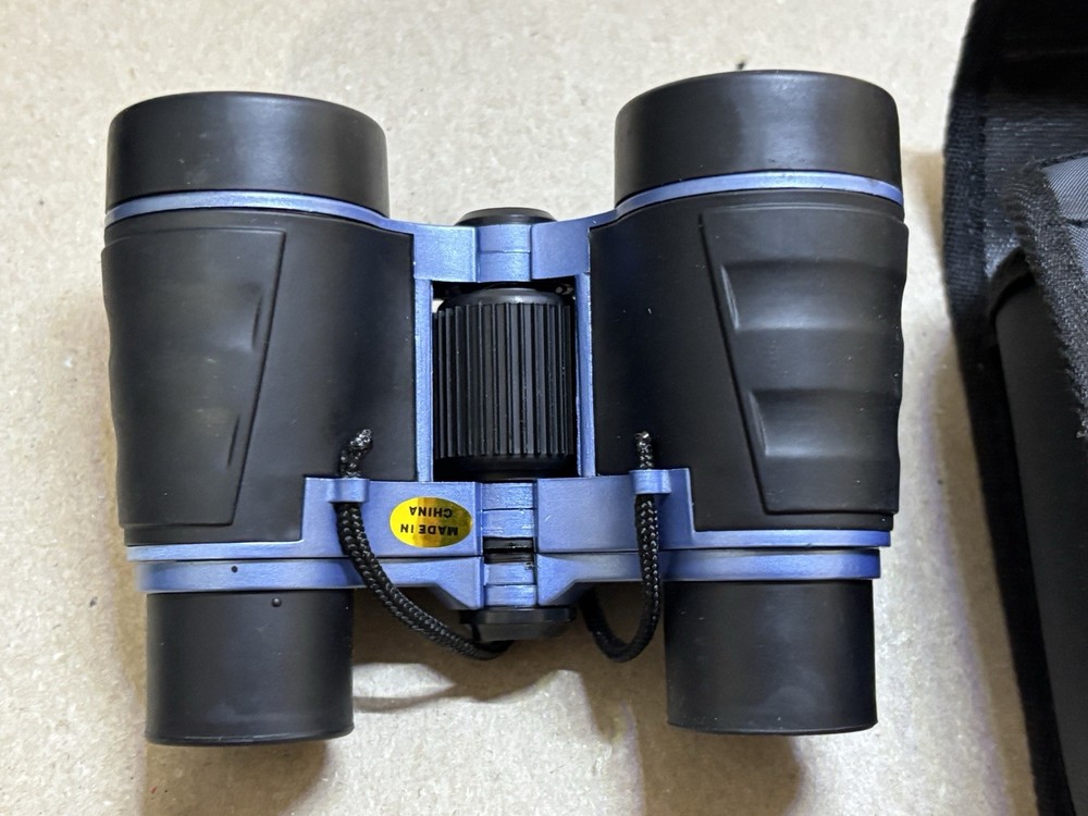 VIVITAR Compact Lightweight 4X30 Coated Binoculars with Belt Loop Case
