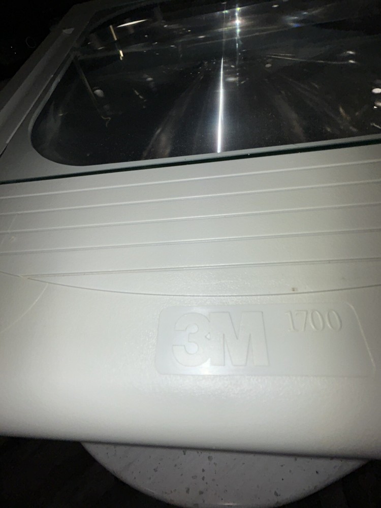 3M 1700 Overhead Transparency Projector Model 1700. USED - WORKING