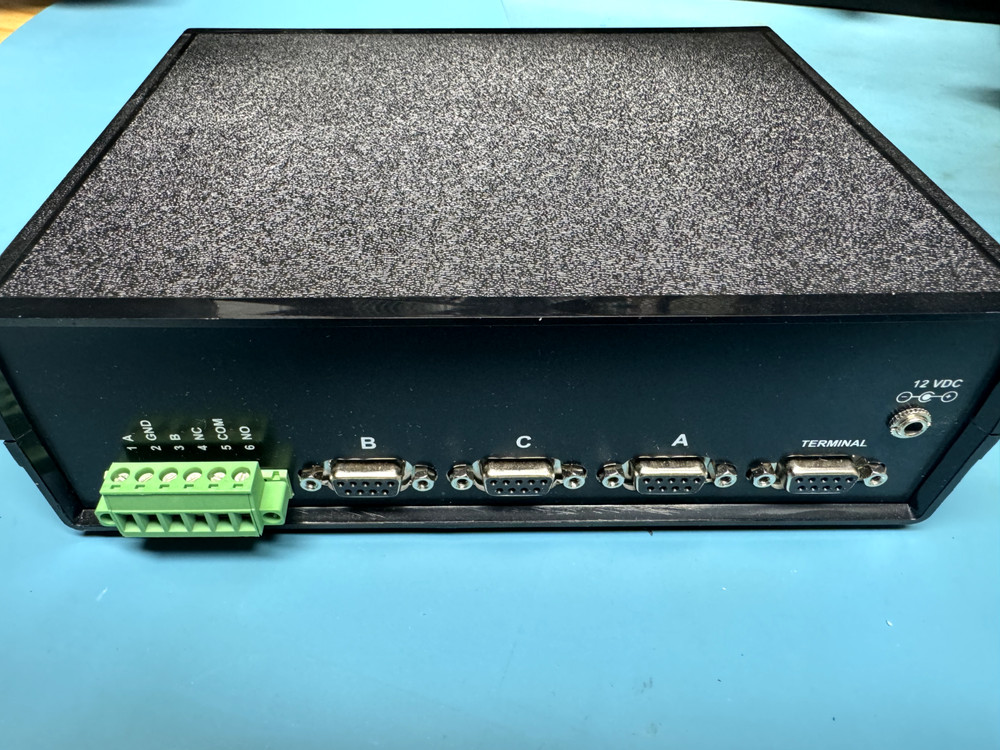 L-COM DB9 D1000 LAYER 1 A/B SWITCH BOX - LATCHING