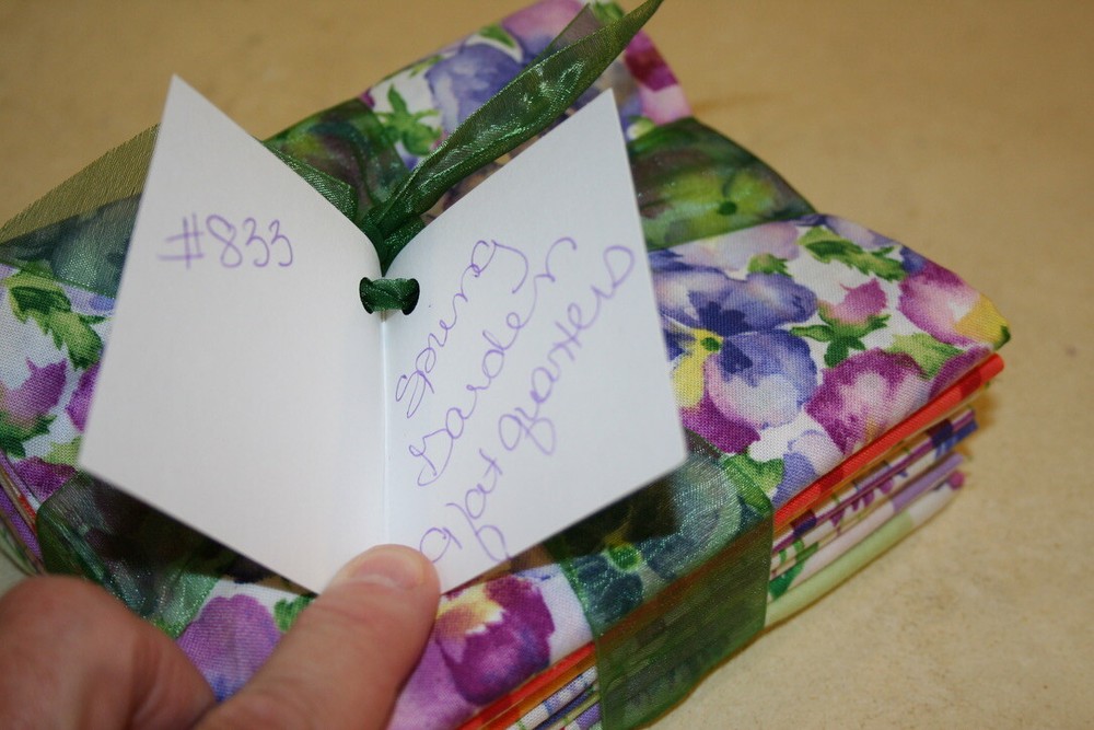 #833 Spring Garden 9 Fat Quarter Fabric Bundle