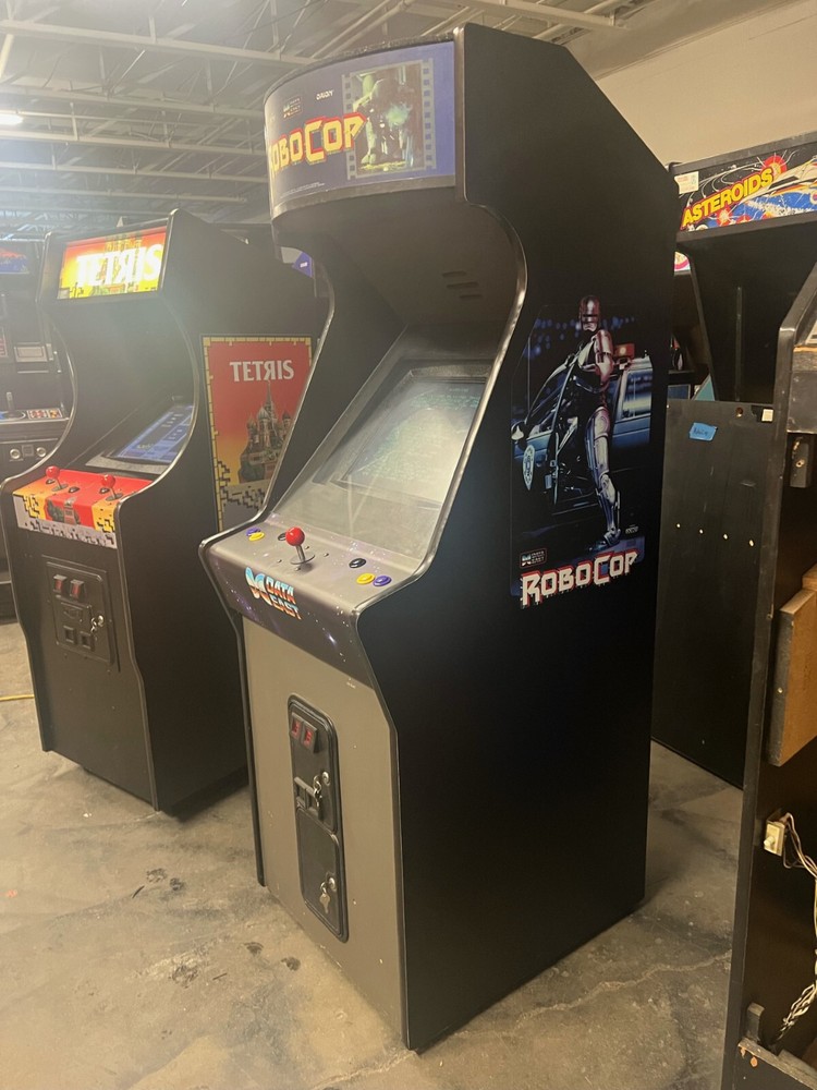 ROBOCOP ARCADE MACHINE by DATAEAST 1988 (Excellent) *RARE*