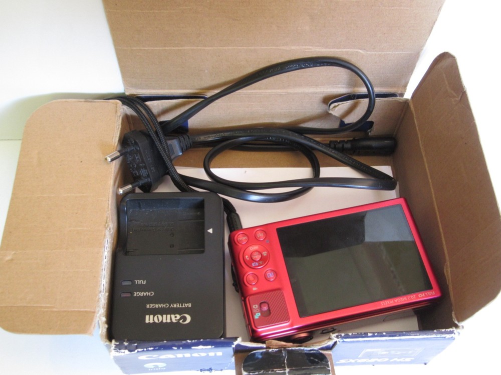 Canon PowerShot SX620 HS 20.2MP Digital Camera - Red - Bundle - Great Condition