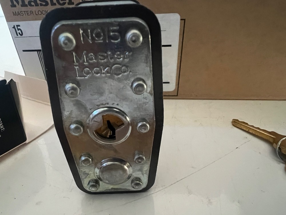 NEW 6 PACK COMMERCIAL MASTER LOCK NO. 15 PADLOCKS