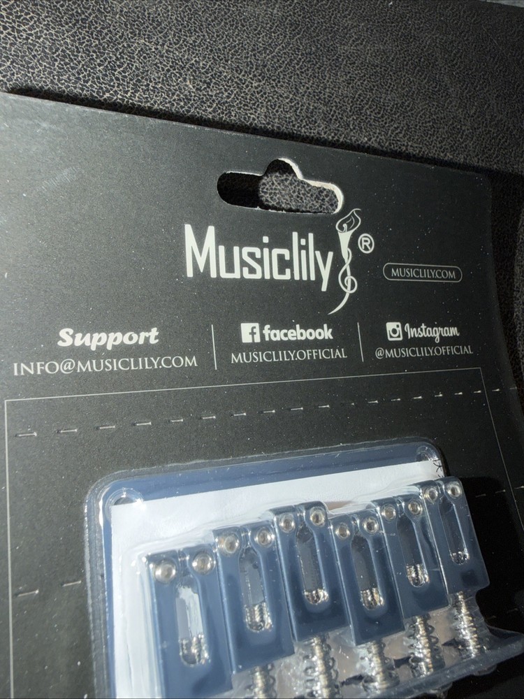Musicily Guitar Bridge Silver with Pick