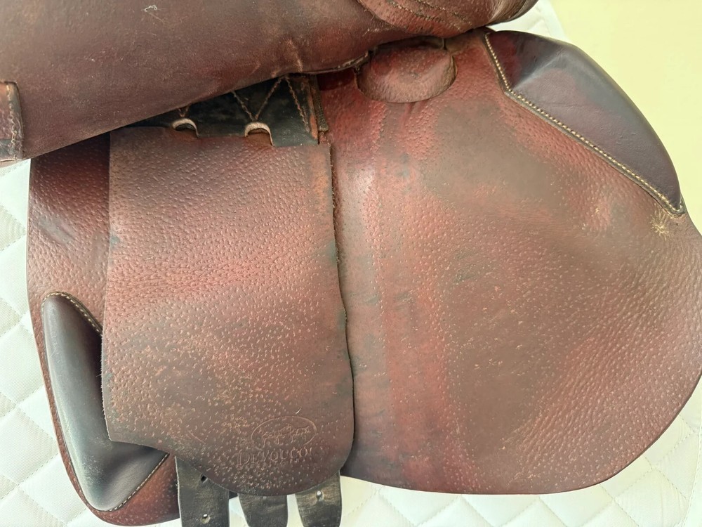 17.5 - 2016 Devoucoux Biarritz S, 2AA Flap, 4.5” Dot to Dot