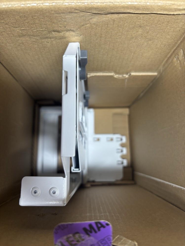 Cooler Master V3 Vertical GPU Holder Kit with PCIe 4.0 Riser Cable (White)