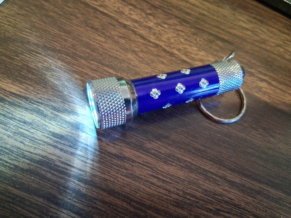 2.5" BLUE MINI FLASHLIGHT KEYCHAIN