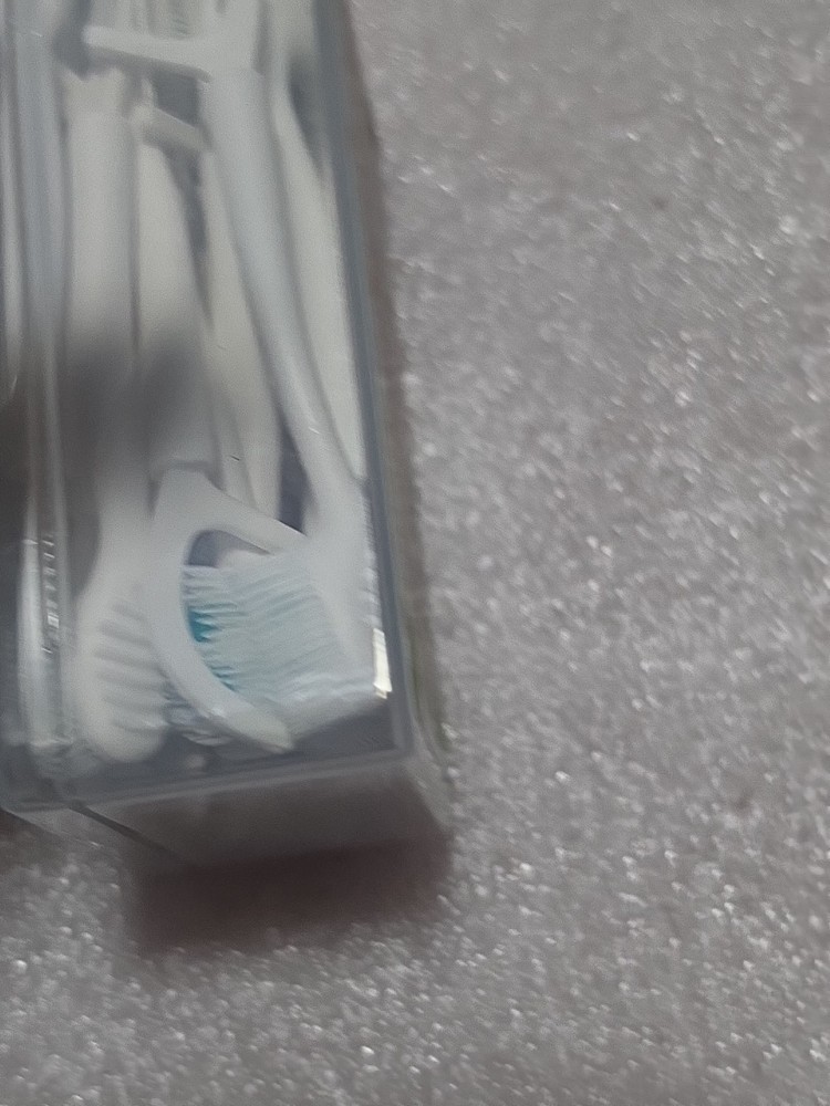 60 Mini Brushes-Disposable Toothbrushes with Cleaning Beads Mint and Flosses