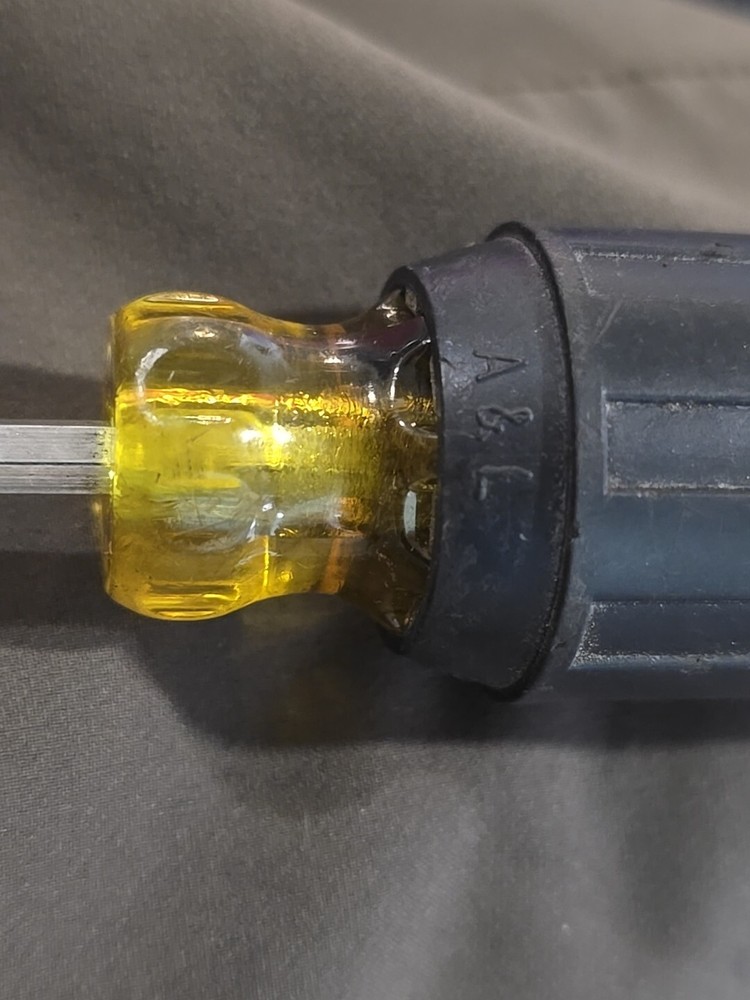 A & L Hold-E-Zee PHILLIPS SCREWDRIVER Black And Yellow READ