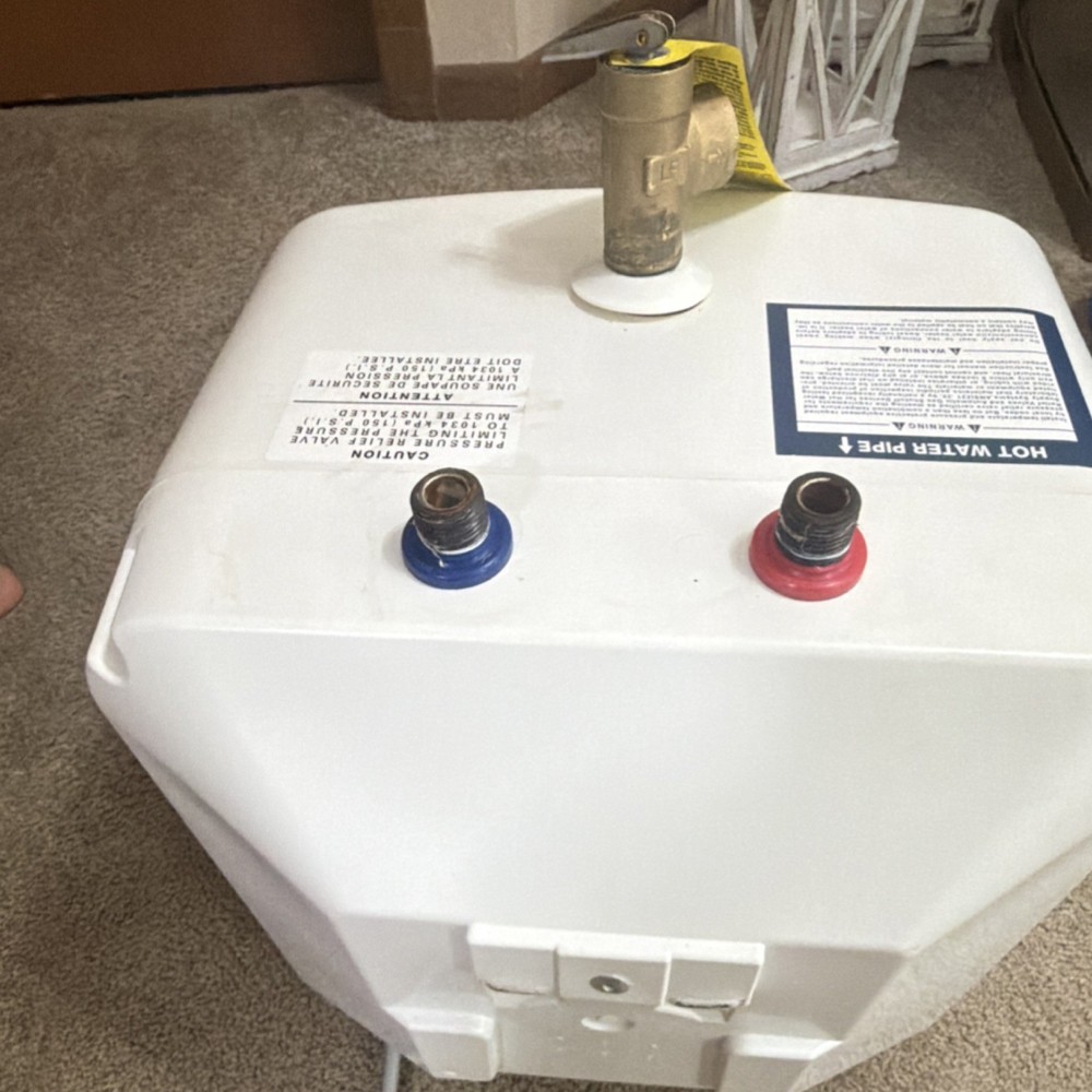 Bosch Mini-Tank ES4 Electric Compact 4 Gallon Storage Tank Water Heater